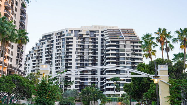 Brickell Key I  photo 2